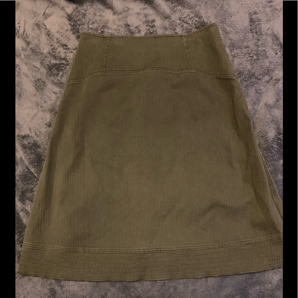 🐝 Christopher and banks army green skirt size 6